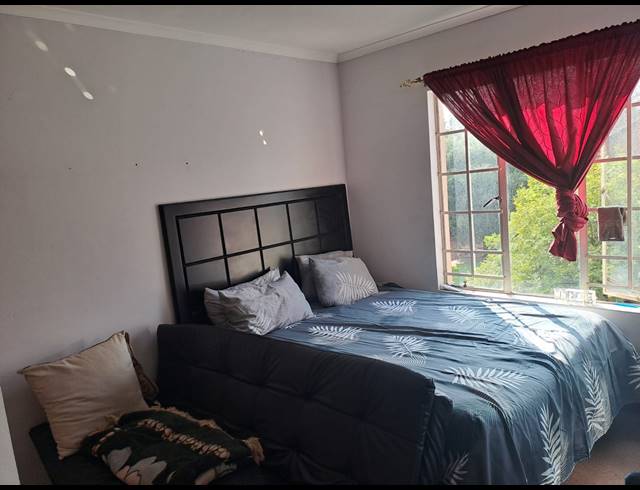 2 BEDROOM TOWNHOUSE FOR SALE IN CASTLEVIEW